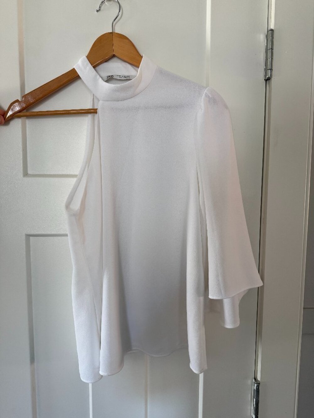 Zara Ladies XS White Blouse One Sleeve/Shoulder Design